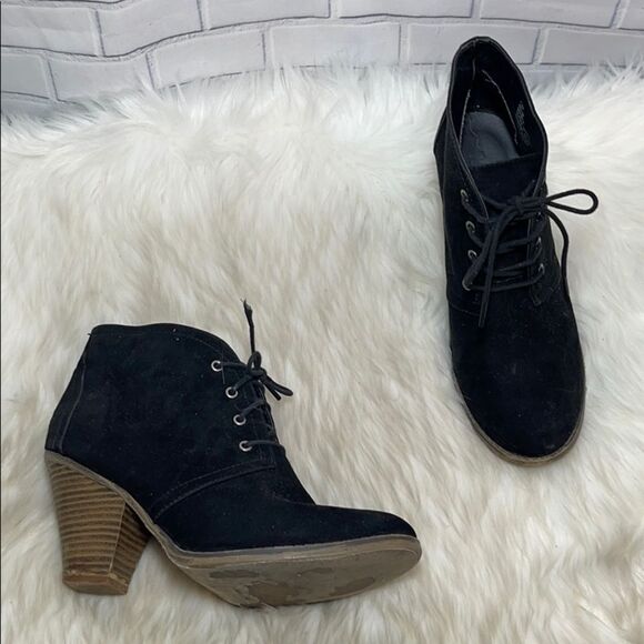 MIA Kellie Black Suede Heeled Booties Sz 7.5 - Picture 1 of 11